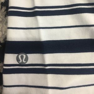 Lululemon v neck tee